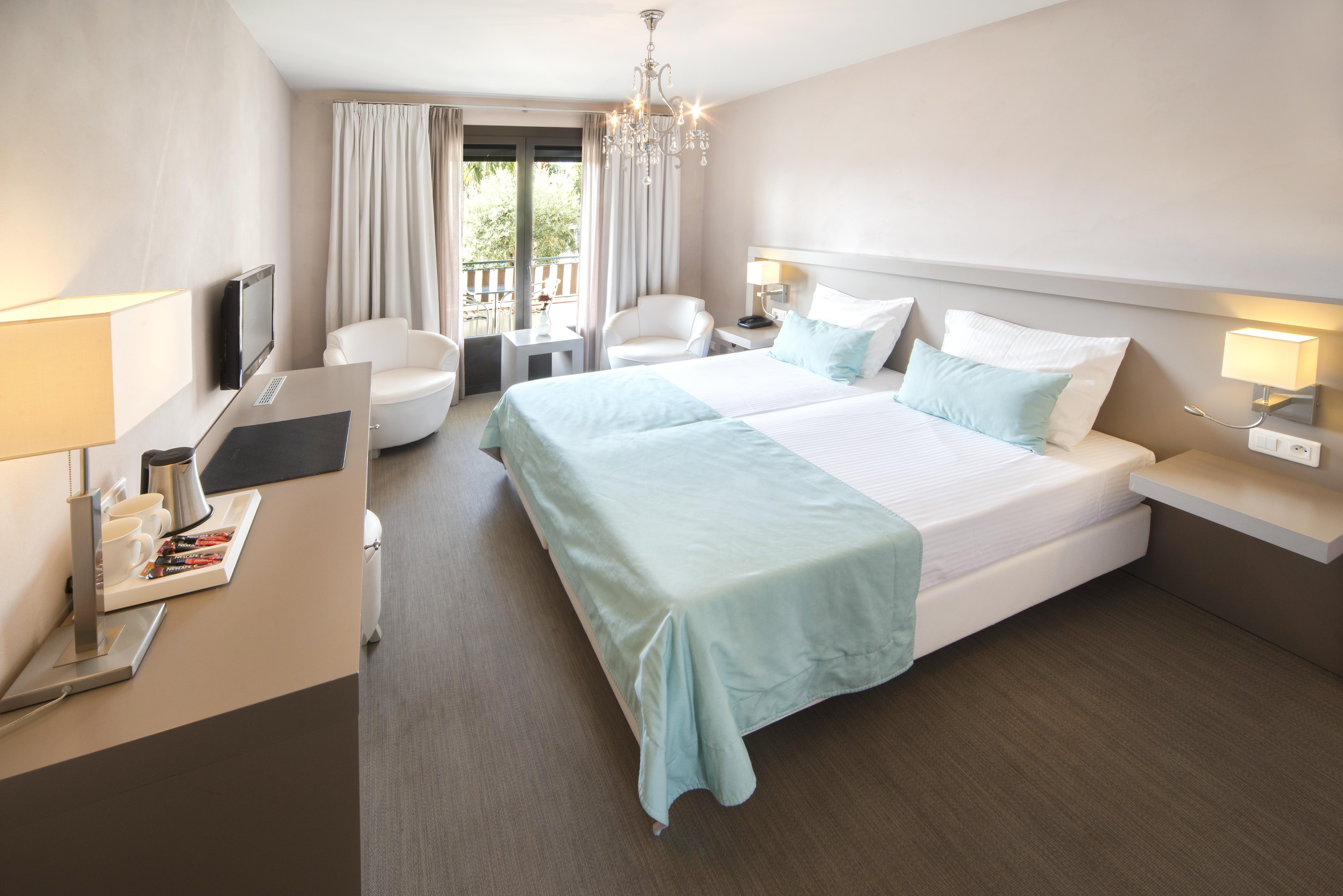 Van Der Valk Hotel Le Catalogne Saint Aygulf Bagian luar foto