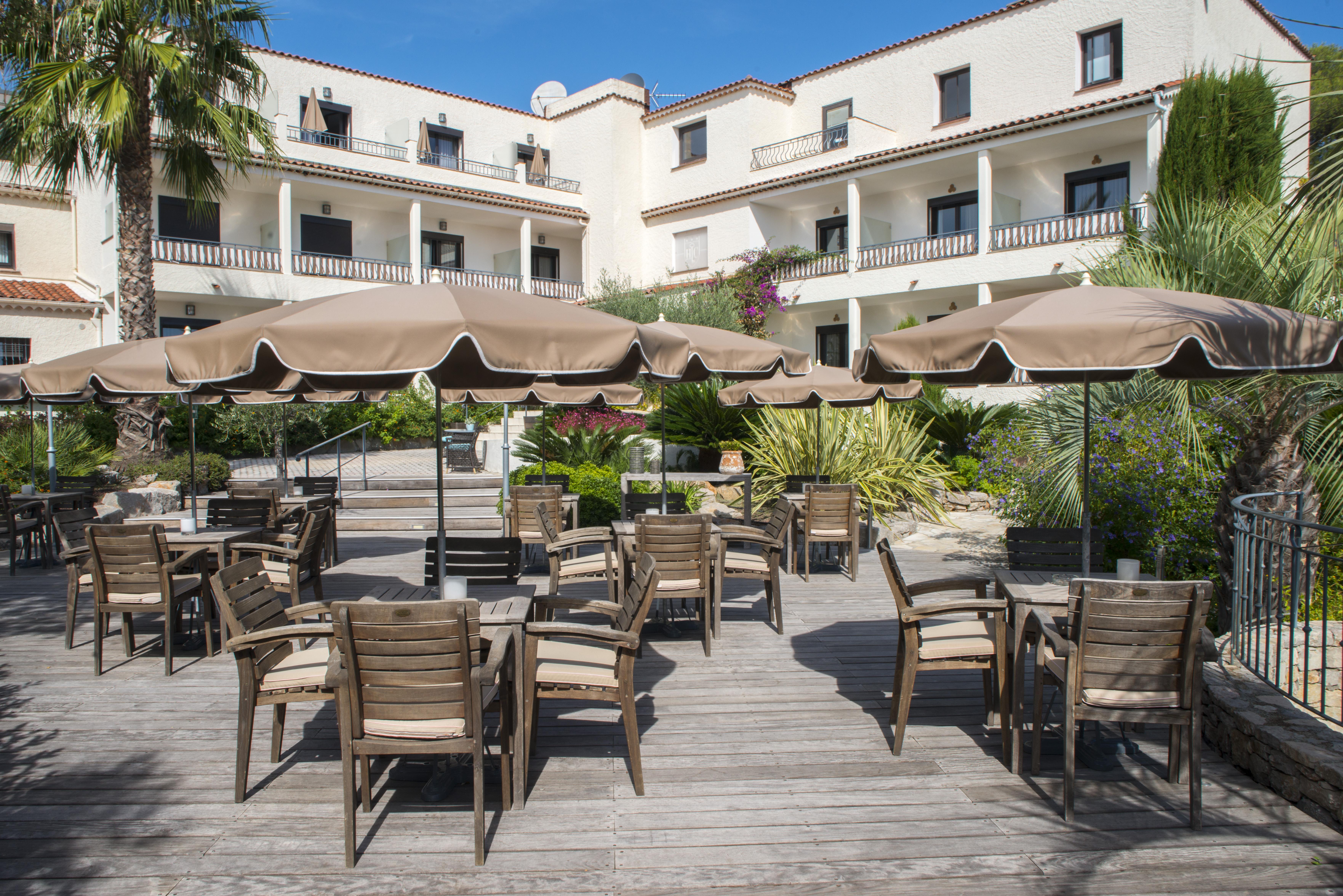 Van Der Valk Hotel Le Catalogne Saint Aygulf Bagian luar foto