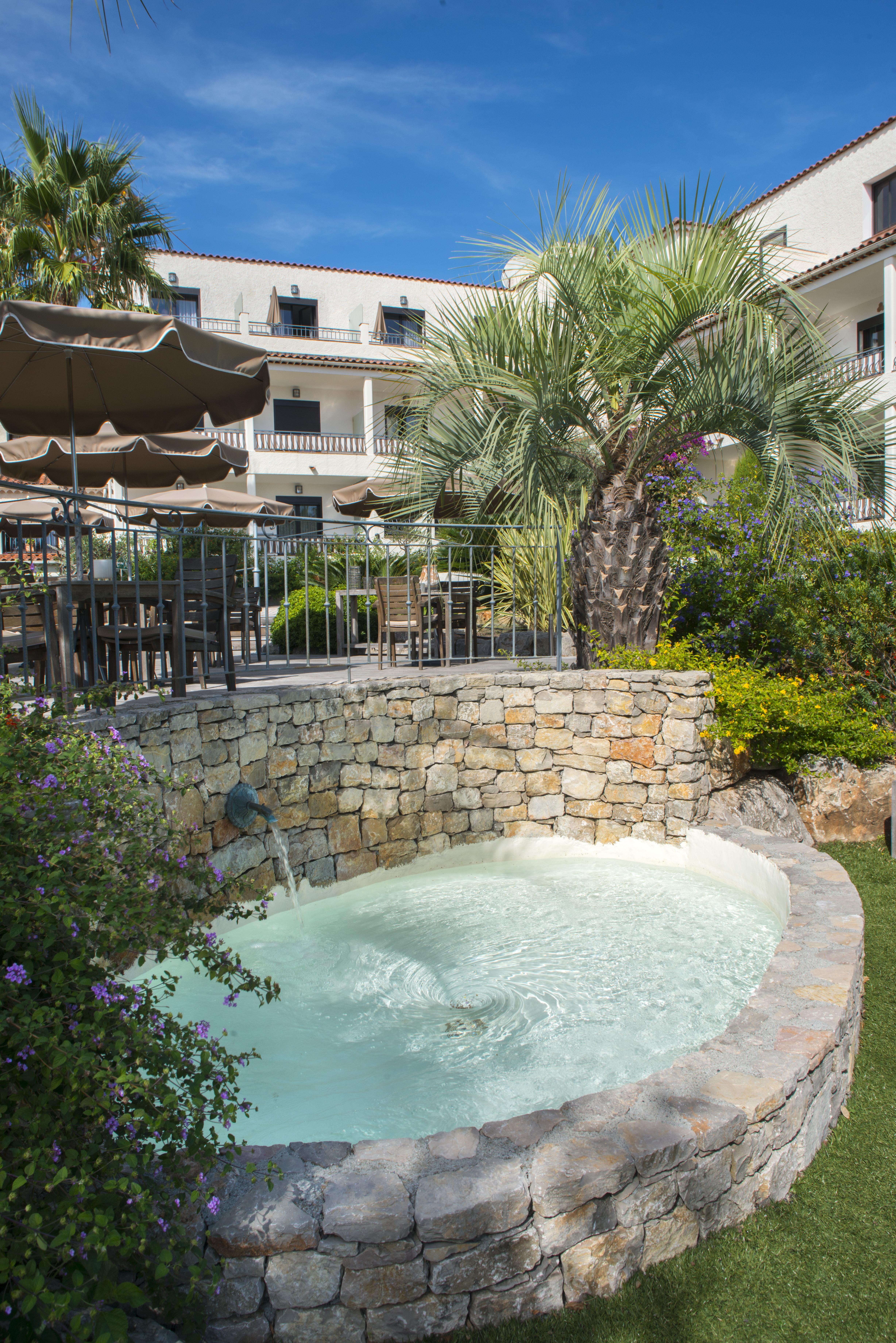 Van Der Valk Hotel Le Catalogne Saint Aygulf Bagian luar foto